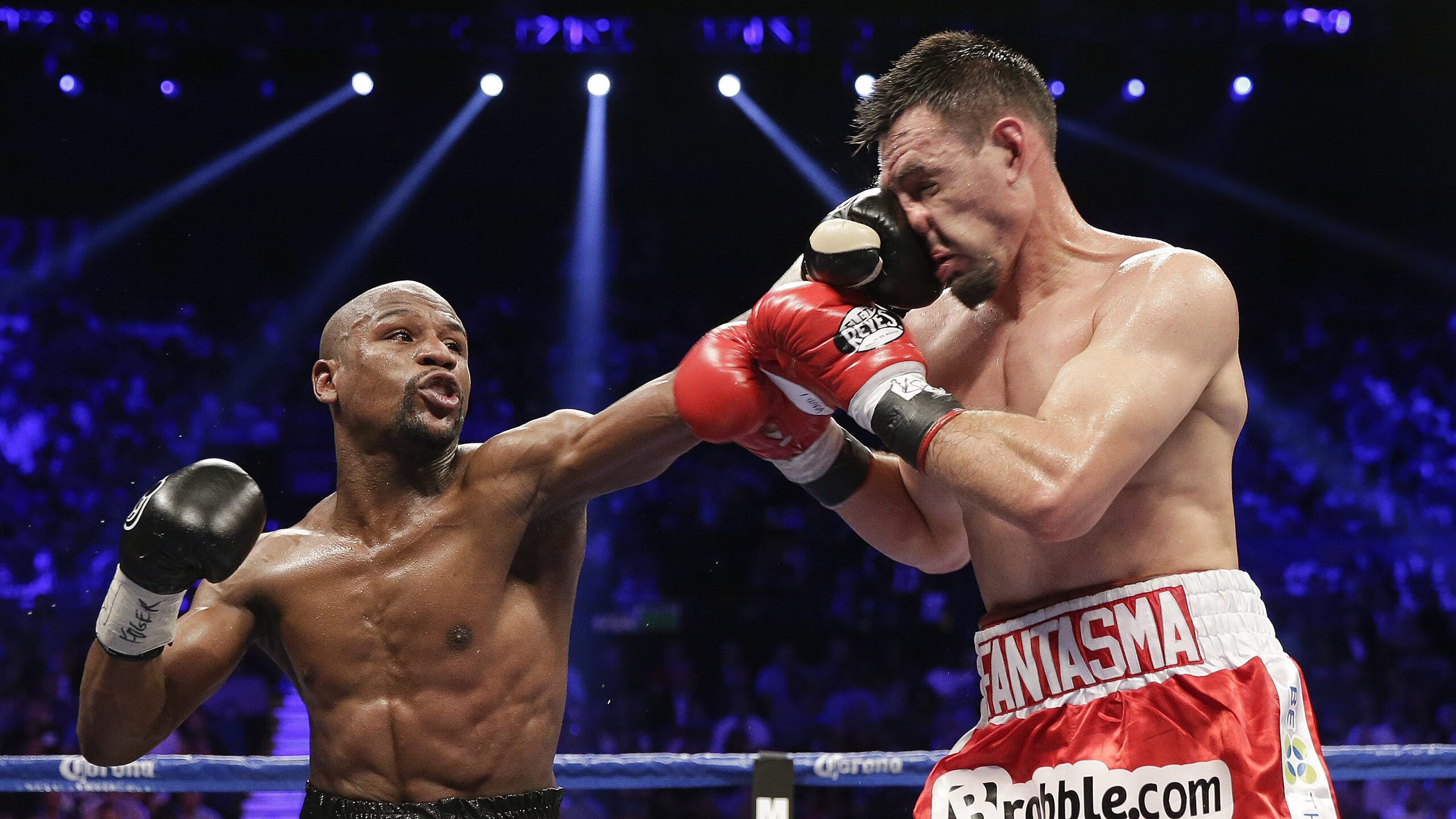 杜兰特死神降临!年度焦点之战独揽乾坤,热火横扫独行侠背后藏何玄机?